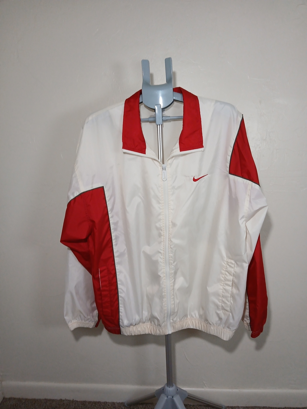 Vintage Nike Men’s XL White & Red Colorblock Nylon Full Zip Windbreaker Jacket